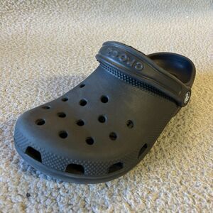 Crocs Classic Kids Youth Boys J5 Black Slip On Clogs Pool Lake School